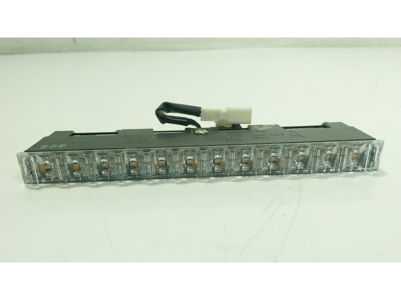 Recambio de piloto trasero central para toyota yaris (_p21_, _pa1_, _ph1_) 1.5 hybrid (mxph10) referencia OEM IAM 81570K0050  