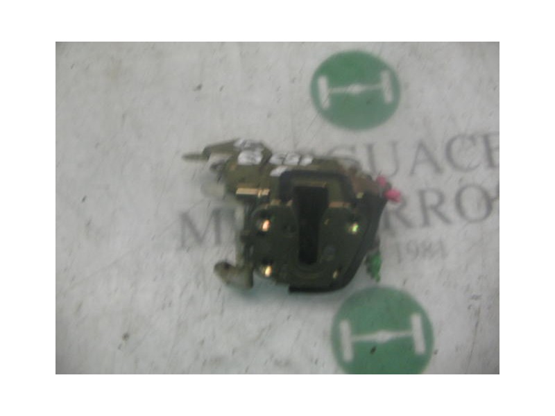 Recambio de cerradura puerta delantera derecha para nissan primera berl./familiar (p10/w10) lx berlina (p10) referencia OEM IAM 