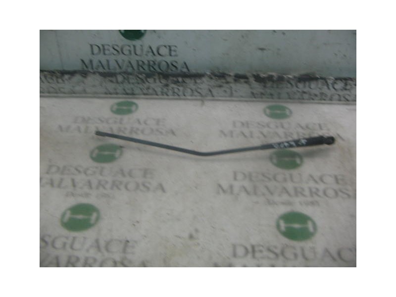 Recambio de brazo limpia delantero izquierdo para nissan primera berl./familiar (p10/w10) lx berlina (p10) referencia OEM IAM   