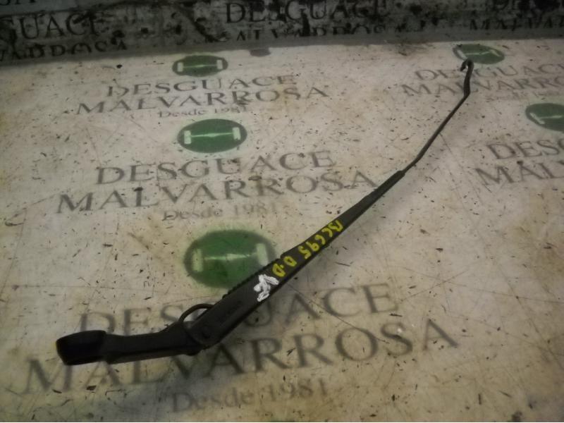Recambio de brazo limpia delantero derecho para tata indigo marina d referencia OEM IAM   