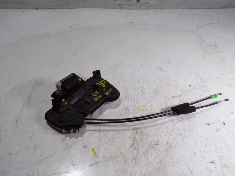 Recambio de cerradura puerta delantera derecha para peugeot 108 1.2 12v vti referencia OEM IAM B000961880  