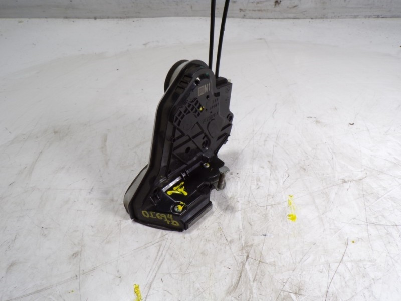 Recambio de cerradura puerta trasera derecha para peugeot 108 1.2 12v vti referencia OEM IAM B000950680  