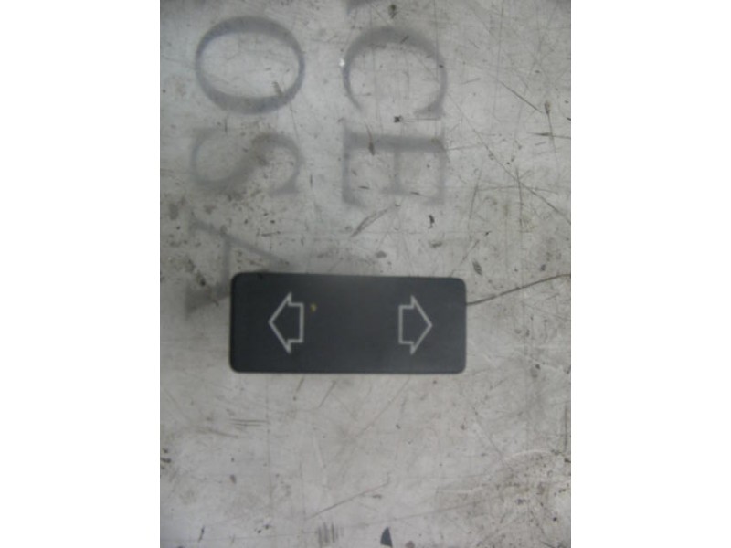 Recambio de mando elevalunas trasero izquierdo para citroën xm berlina 2.1 turbodiesel referencia OEM IAM   