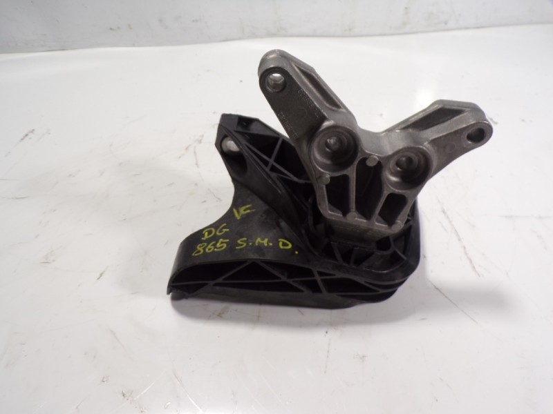 Recambio de soporte motor derecho para toyota proace city 1.2 12v referencia OEM IAM SU001A9433  