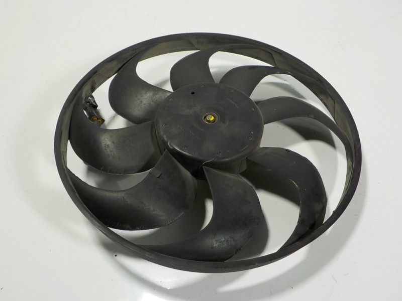 Recambio de electroventilador para citroën c4 grand picasso 1.6 blue-hdi fap referencia OEM IAM 9806313280 3T154310 