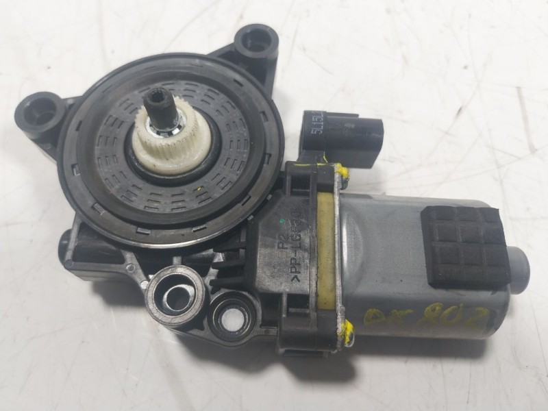 Recambio de motor elevalunas trasero derecho para hyundai tucson tecno safe 2wd bluedrive referencia OEM IAM  83460D7000 