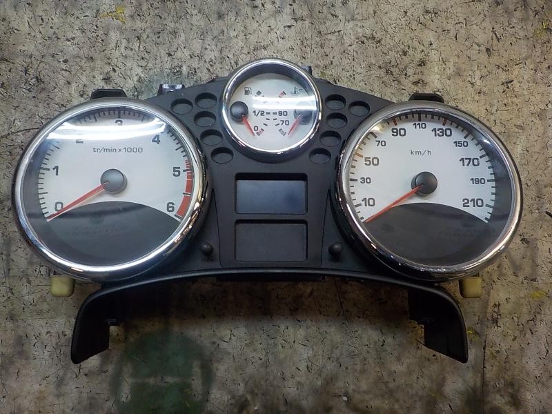 Recambio de cuadro instrumentos para peugeot 207 1.6 16v hdi referencia OEM IAM   