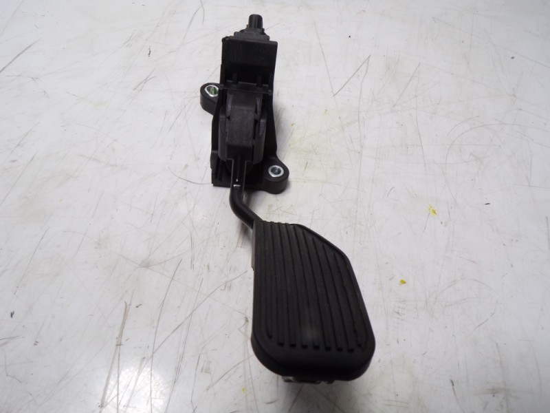 Recambio de potenciometro pedal para toyota aygo 1.0 vvti referencia OEM IAM 781100H060  