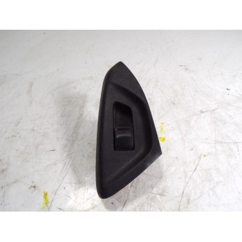 MANDO ELEVALUNAS DELANTERO DERECHO B000954680 