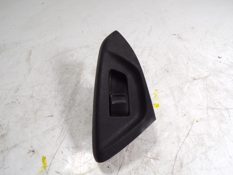 Recambio de mando elevalunas delantero derecho para peugeot 108 1.2 12v vti referencia OEM IAM B000954680  