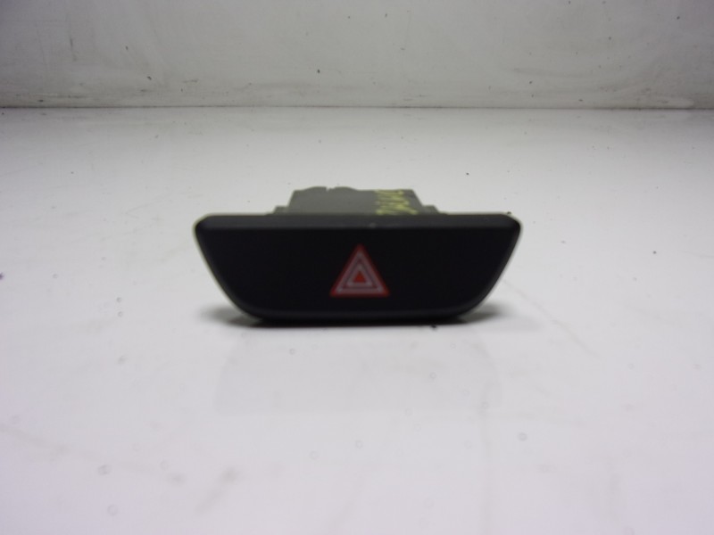 Recambio de warning para toyota yaris cross 1.5 vvti 16 v 55 kw referencia OEM IAM 843320D220 17851932 