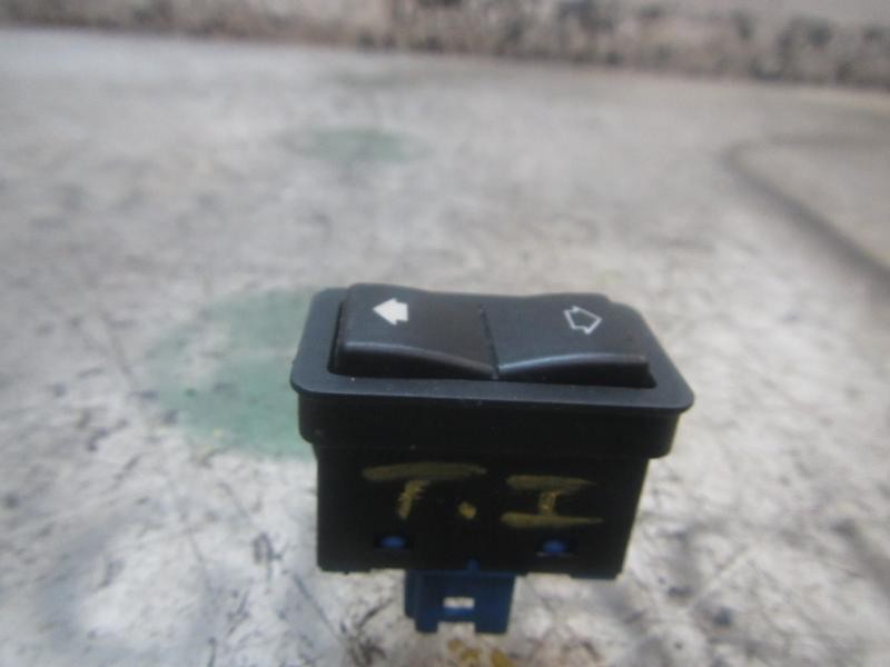 Recambio de mando elevalunas trasero izquierdo para bmw serie 5 berlina (e39) 523i referencia OEM IAM   