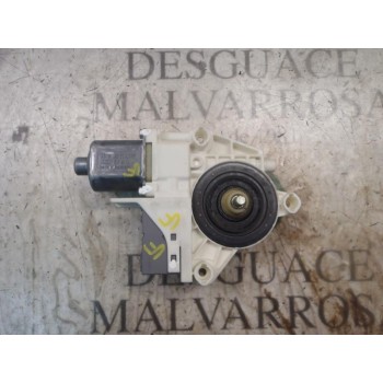 MOTOR ELEVALUNAS TRASERO DERECHO 922492 