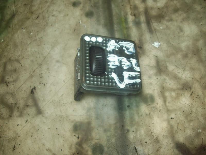 Recambio de piloto interior para citroën berlingo 1.9 d 600 furg. referencia OEM IAM   