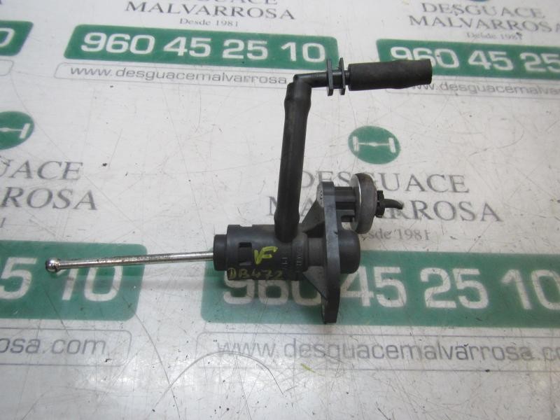 Recambio de bomba embrague para audi a4 avant (8e) 3.0 v6 24v tdi referencia OEM IAM 8E1721401AJ  