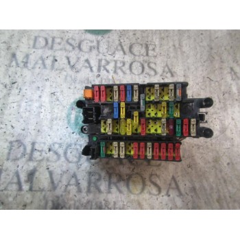 CAJA RELES / FUSIBLES 