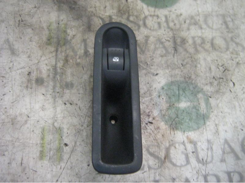 Recambio de mando elevalunas delantero derecho para renault megane ii classic berlina confort authentique referencia OEM IAM   