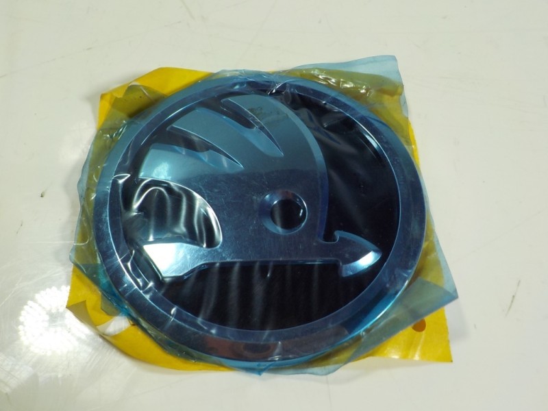 Recambio de moldura para skoda karoq (nu) ambition 4x4 referencia OEM IAM  57A853621A 
