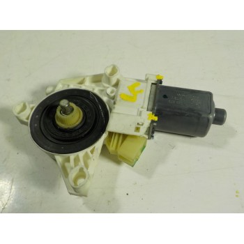 MOTOR ELEVALUNAS DELANTERO IZQUIERDO A2518200742 A2518200742 0130822273
