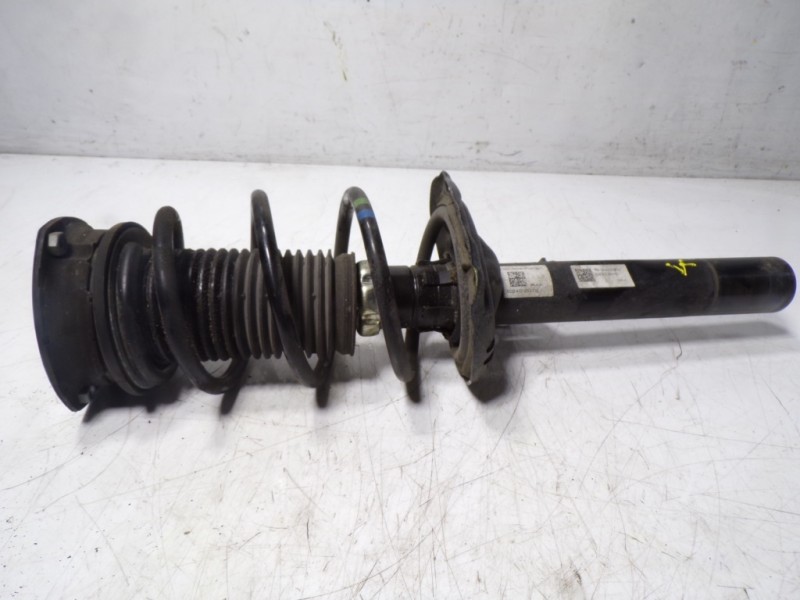 Recambio de amortiguador delantero derecho para skoda octavia combi (nx5) 2.0 tdi referencia OEM IAM 5Q0413023HD 5Q0412013GG 