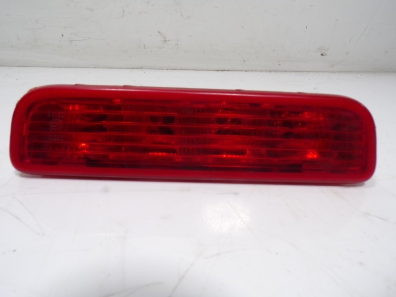 Recambio de piloto trasero central para fiat fiorino 1.3 16v m-jet cat referencia OEM IAM 1353214080  