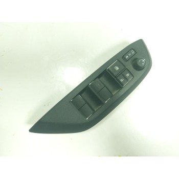 MANDO ELEVALUNAS DELANTERO IZQUIERDO 8404002550 