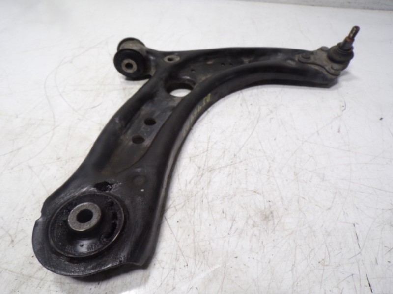 Recambio de brazo suspension inferior delantero derecho para skoda octavia combi (nx5) 2.0 tdi referencia OEM IAM 5Q0407152L  