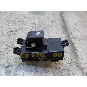 MANDO ELEVALUNAS DELANTERO DERECHO 93580A2000WK 