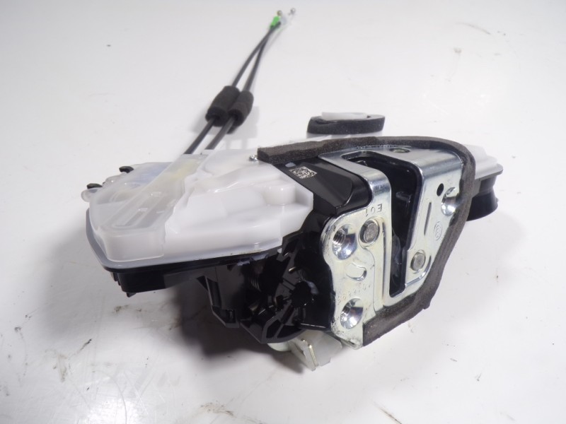 Recambio de cerradura puerta delantera derecha para toyota rav4 hybrid fwd referencia OEM IAM 6931142080 D501118084 D501118084