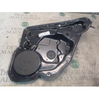 ELEVALUNAS TRASERO DERECHO 