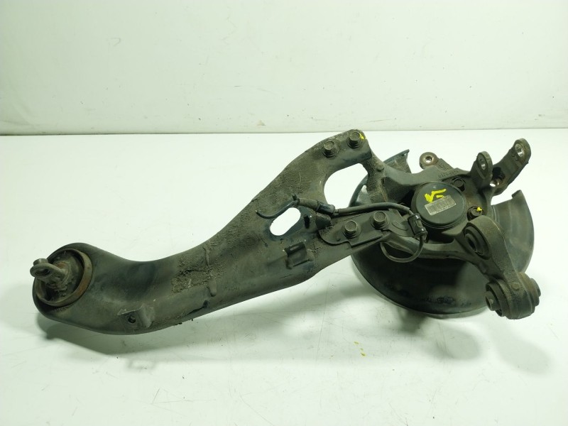 Recambio de mangueta trasera derecha para kia cee´d (jd) 1.4 crdi 90 referencia OEM IAM 52720A6400  