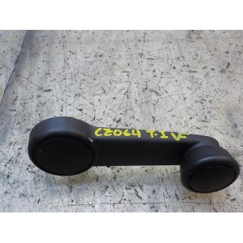 MANETA ELEVALUNAS TRASERA IZQUIERDA 1682662 