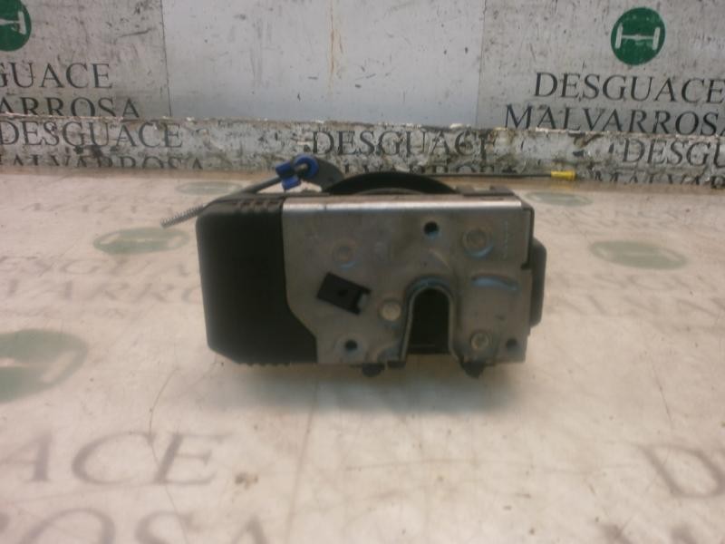 Recambio de cerradura puerta delantera derecha para opel vivaro combi 2.7t corto referencia OEM IAM   