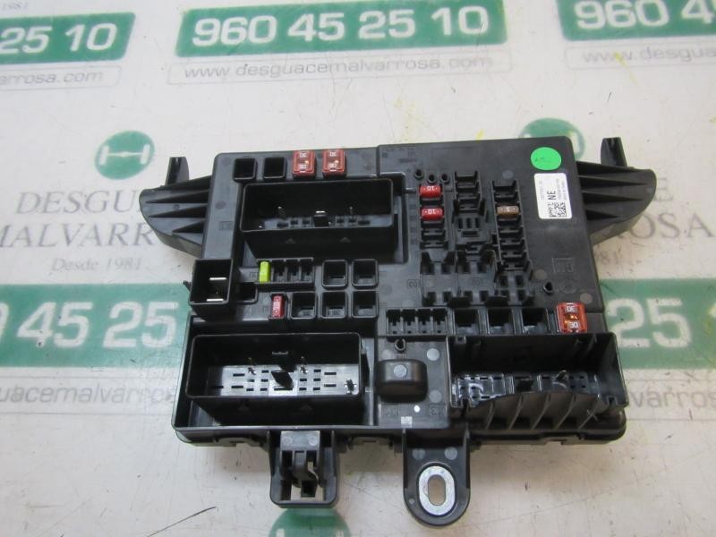 Recambio de caja reles / fusibles para opel insignia berlina edition referencia OEM IAM 13277321 13277321 