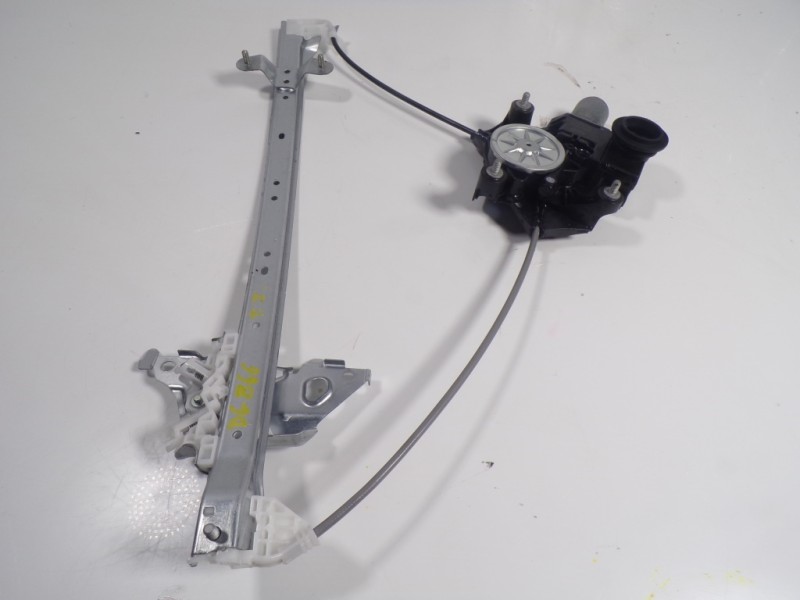 Recambio de elevalunas trasero izquierdo para toyota rav4 hybrid fwd referencia OEM IAM 6980442061 8572042140 0620205531