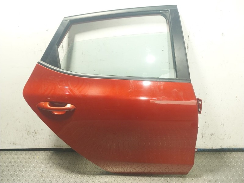 Recambio de puerta trasera derecha para kia cee´d (jd) 1.4 crdi 90 referencia OEM IAM 77004A2000  