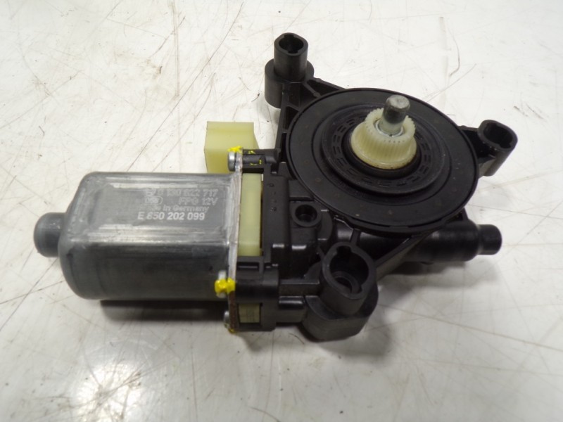 Recambio de motor elevalunas delantero izquierdo para skoda octavia combi (nx5) 2.0 tdi referencia OEM IAM 5Q0959801B 5Q0959801B