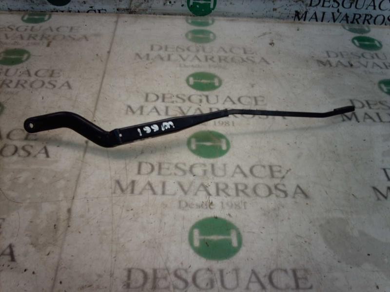 Recambio de brazo limpia delantero derecho para citroën xantia berlina 1.6i sx / 1.6 sx referencia OEM IAM   