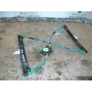 ELEVALUNAS DELANTERO DERECHO 