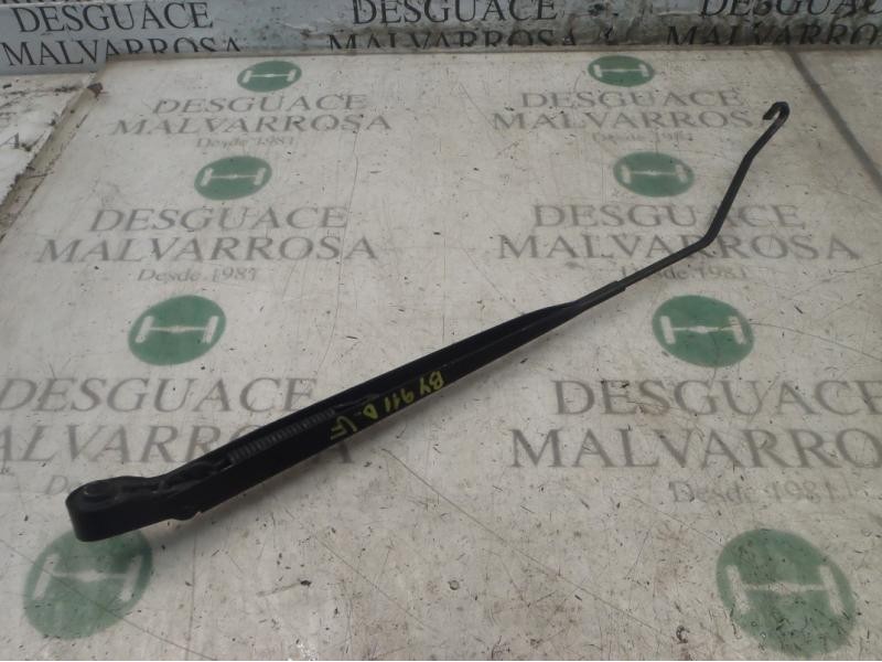 Recambio de brazo limpia delantero derecho para citroën c3 1.4 hdi sx referencia OEM IAM   