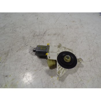 MOTOR ELEVALUNAS DELANTERO DERECHO A2048200242 A2048200242 