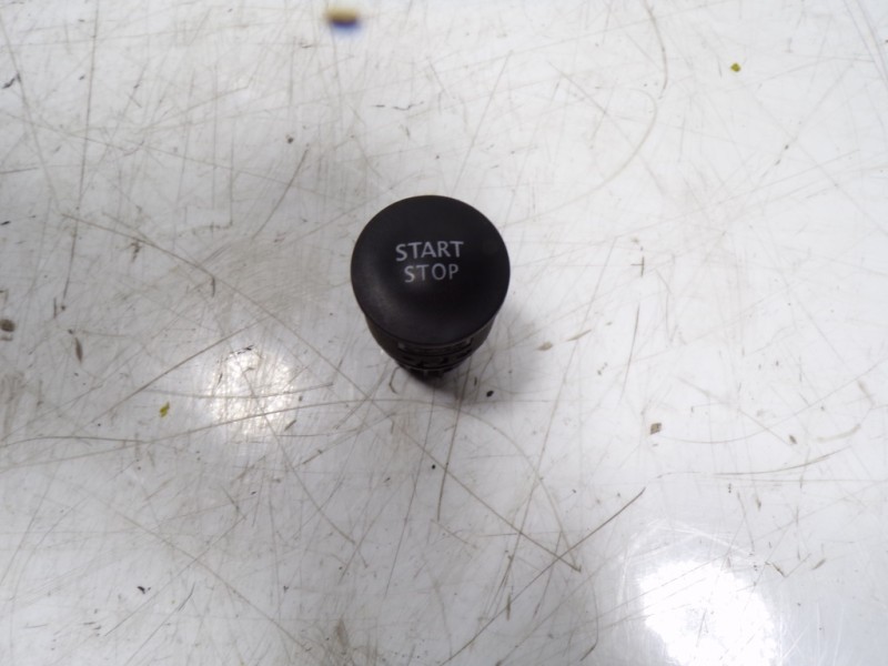 Recambio de modulo electronico para renault clio iv 1.5 dci diesel fap energy referencia OEM IAM 251503211R  