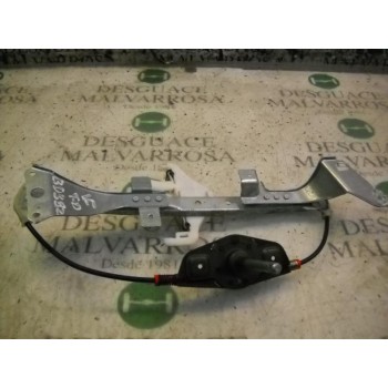 ELEVALUNAS TRASERO DERECHO 