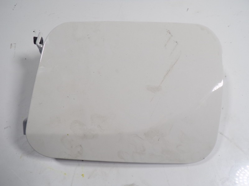 Recambio de tapa combustible para toyota rav4 hybrid fwd referencia OEM IAM 7735042100  