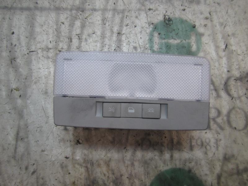 Recambio de piloto interior para chevrolet cruze hatchback 1.6 cat referencia OEM IAM 95027402  