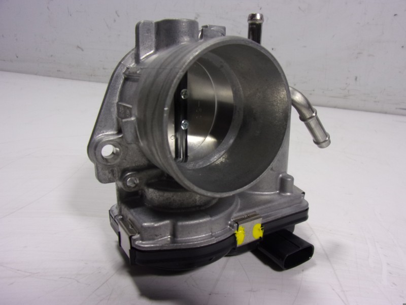 Recambio de caja mariposa para toyota yaris 1.5 vvti hev referencia OEM IAM 22030F3030 22030F3030 