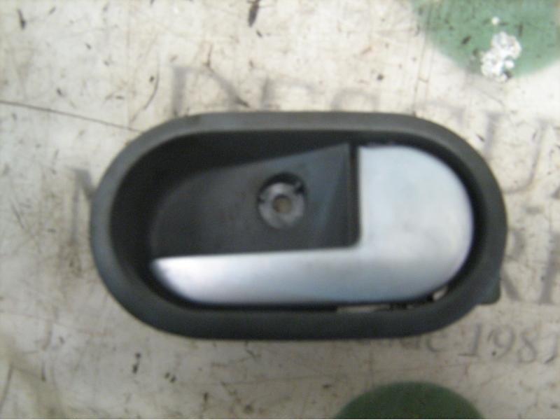 Recambio de maneta interior delantera derecha para ford fiesta (cbk) ghia referencia OEM IAM   
