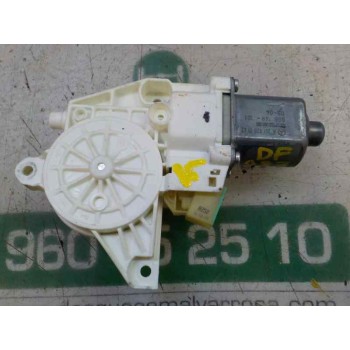 MOTOR ELEVALUNAS TRASERO DERECHO A2518201042 A2518201042 0130822280