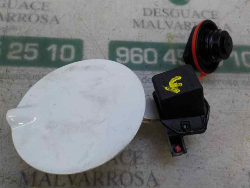 Recambio de tapa combustible para opel corsa e 1.3 16v cdti referencia OEM IAM 13444788  