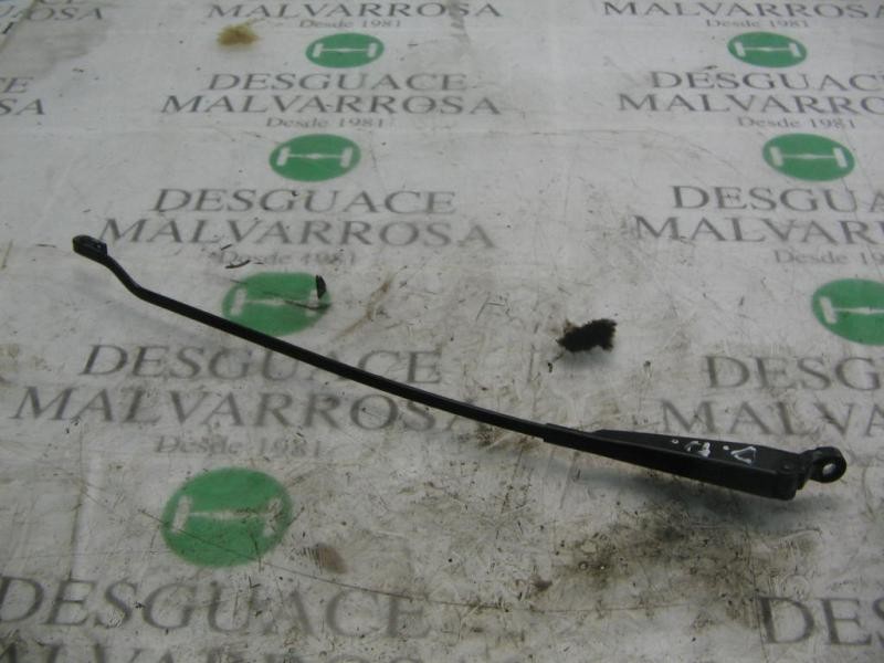 Recambio de brazo limpia delantero derecho para opel corsa b eco referencia OEM IAM   